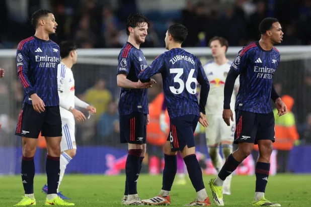 احتفالية لاعبي آرسنال تكررت أربع مرات أمام ليدز يونايتد (رويترز)