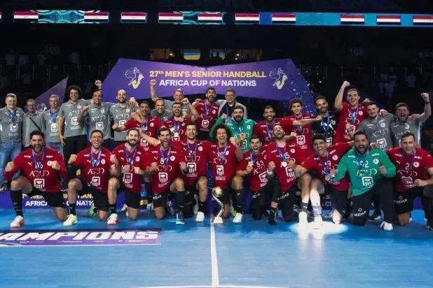 لاعبو مصر خلال مراسم التتويج (الاتحاد المصري لكرة اليد)