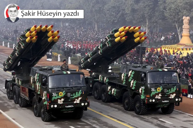 Hindistan'ın Bağımsızlık Günü'nde düzenlenen askeri geçit töreninden bir kare (Reuters)