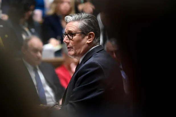 Epstein belgeleri nedeniyle yoğun baskı altındaki Keir Starmer'ın bir sonraki adımı merakla bekleniyor (AFP)