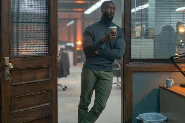 Cross'un 39 yaşındaki yıldızı Aldis Hodge, Black Adam ve Gizli Sayılar'daki (Hidden Figures) rolleriyle de tanınıyor (Amazon Prime Video)