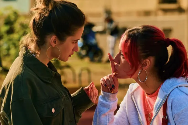 Anneler Çetesi şimdiden "2026'nın en iyi suç dizisi" diye anılmaya başladı (Netflix)