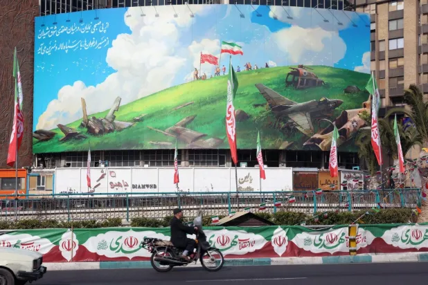 Trump, İran'da aralık ayında patlak veren protestoların ardından askeri harekat tehdidinde bulunmaya başlamıştı (Reuters)