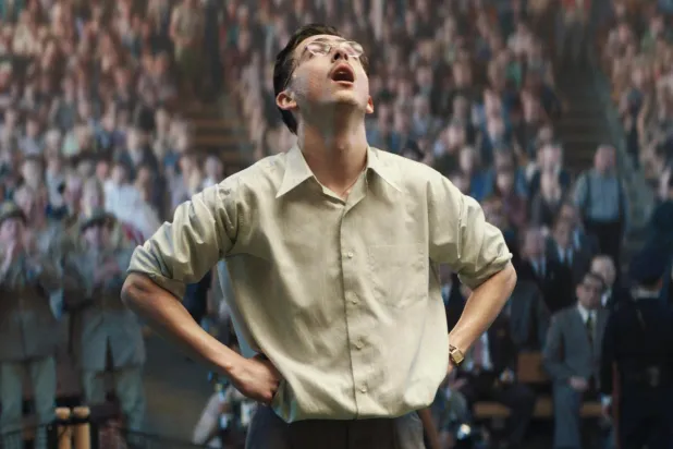 1950'lerde geçen Muhteşem Marty'de 30 yaşındaki Timothée Chalamet, Marty Mauser rolünde (A24)