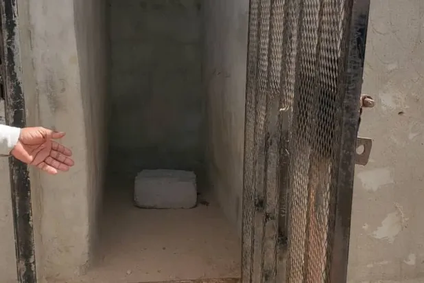 سجن انفرادي حسب ما وثقته اللجنة الوطنية اليمنية في سقطرى (اللجنة الوطنية)