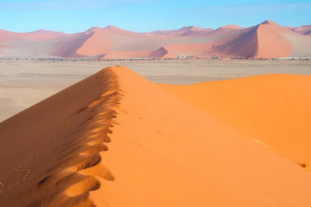 الرمال الناعمة تتوفر بكميات هائلة في الصحاري حول العالم (الجامعة النرويجية للعلوم والتكنولوجيا)