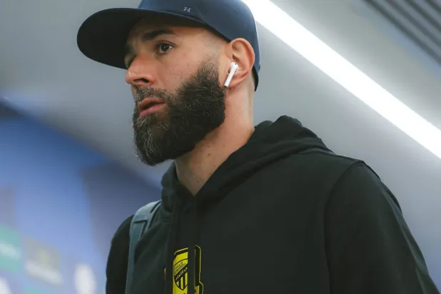 أنباء كثيرة ربطت غياب بنزيمة برحيله عن صفوف النادي (نادي الاتحاد) 