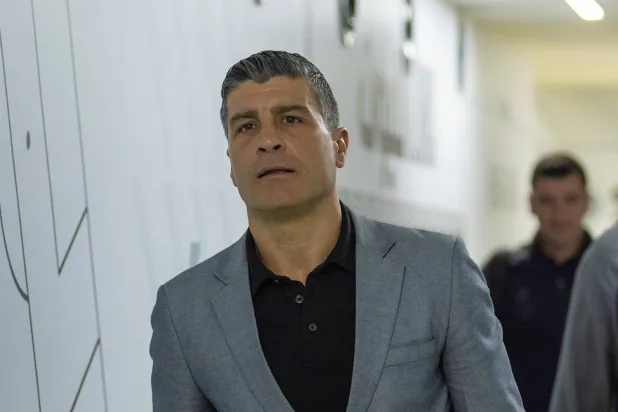 بيدرو إيمانويل مدرب الفيحاء (تصوير: عبد الرحمن السالم) 