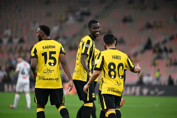 احتفالية اتحادية بهدف اللقاء الوحيد الذي سجله محمد دومبيا (تصوير: علي خمج) 