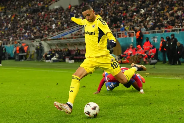 يوسف النصيري مهاجم فنربخشة (أ.ب) 