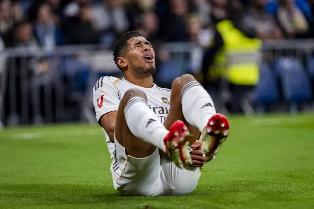 جود بلينغهام سقط مصابا في مواجهة فاييكانو (د.ب.أ)