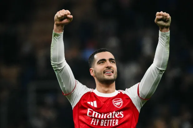 إصابة ميكل ميرينو وضعت آرسنال في موقف حرج (أ.ف.ب)