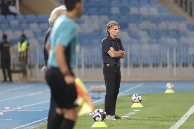 الأوروغوياني دانيال كارينيو المدير الفني للرياض (تصوير: عبد العزيز النومان)