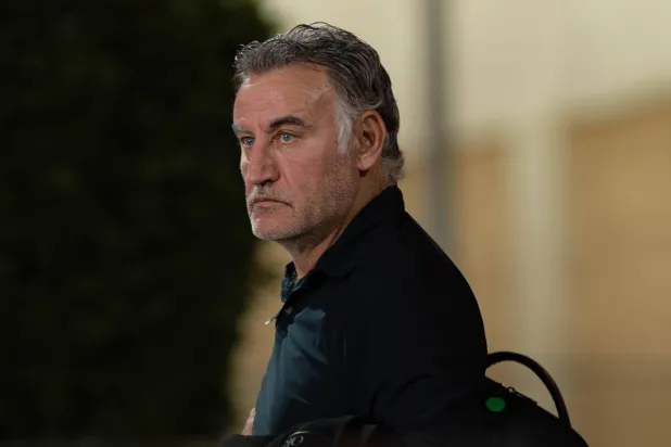 الفرنسي كريستوف غالتييه مدرب فريق نيوم (نادي نيوم) 