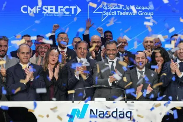 قيادات من مجموعة «تداول السعودية» تشارك في مراسم قرع جرس إغلاق جلسة التداول في بورصة «ناسداك» (ناسداك)