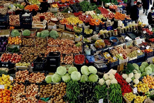 قادت أسعار المواد الغذائية التي تأثرت بالطقس السيئ الزيادة الكبيرة في التضخم الشهري بتركيا في يناير (إعلام تركي)