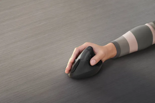 تصميم عمودي مريح للاستخدامات المطولة ويمنع إصابات عصب الرسغ وآلام المعصم