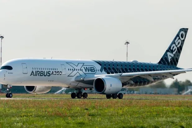 ترى «إيرباص» أن هناك طلباً كبيراً على الطائرات لدرجة أنه ربما يكون هناك مجال للاعبين آخرين مثل الصين (رويترز)