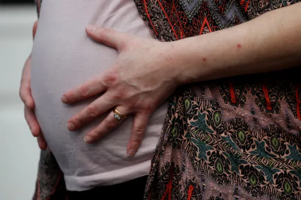  زيادة مدة الحمل والرضاعة الطبيعية ترتبط بتحسن القدرات الإدراكية العامة (رويترز)