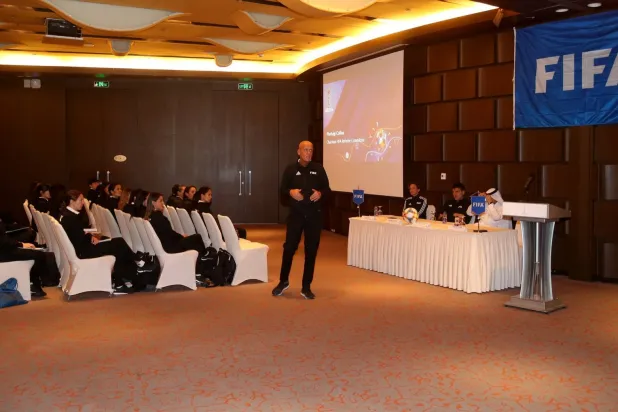 اختتمت الخميس فعاليات ندوة الاتحاد الدولي لكرة القدم «فيفا» لحكام تقنية حكم الفيديو المساعد «فار» (الاتحاد القطري لكرة القدم)