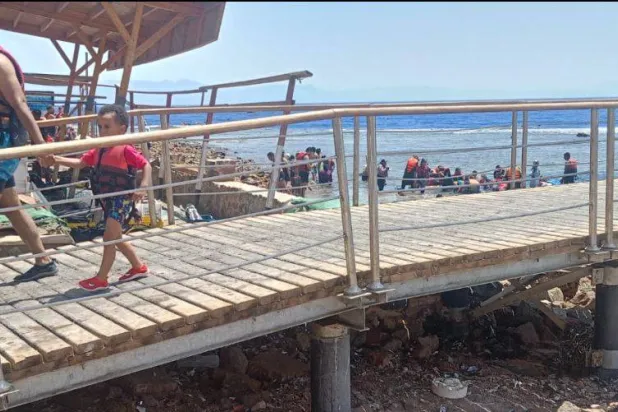 تتميز مدينة دهب بإطلالتها على البحر (فيسبوك)