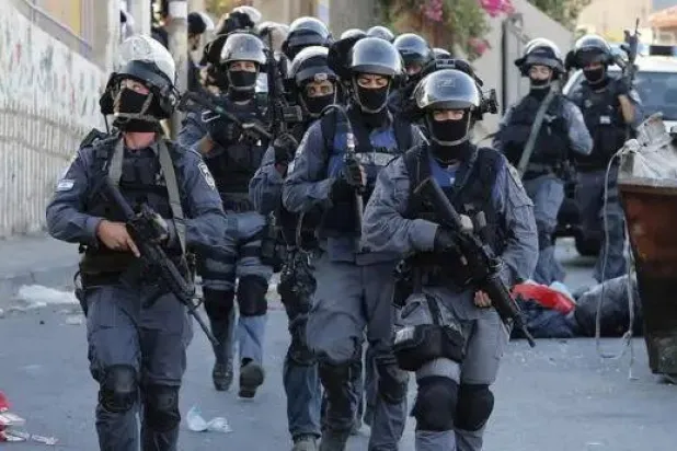 عناصر من الشرطة الإسرائيلية (رويترز - أرشيفية)