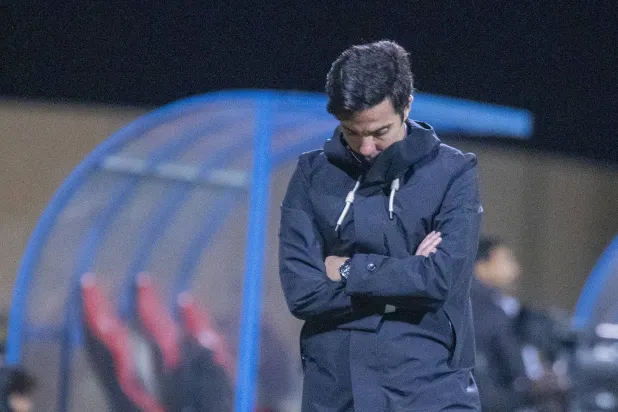 ماريو سيلفا مدرب فريق النجمة (تصوير: سعد الدوسري)