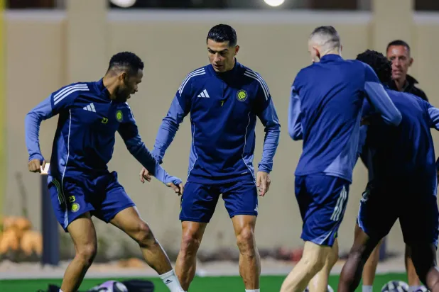 رونالدو خلال مشاركته مع «النصر» في تدريبات الخميس (نادي النصر)