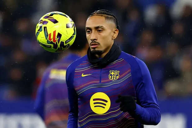 لاعب برشلونة البرازيلي رافينيا (رويترز)