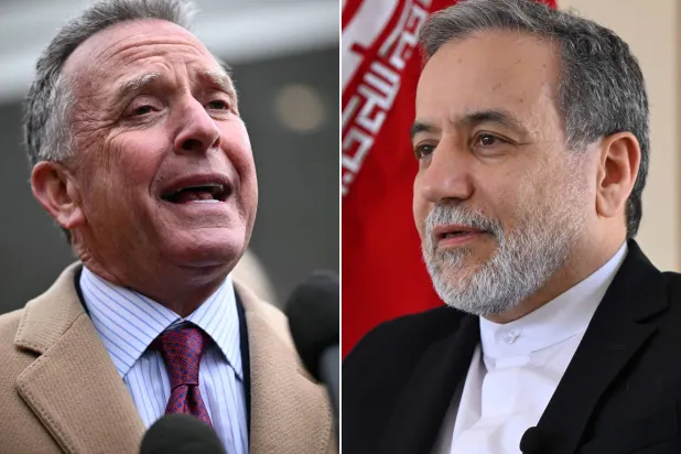 وزير الخارجية الإيراني عباس عراقجي والمبعوث الأميركي ستيف ويتكوف (أ.ف.ب)