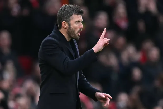 مايكل كاريك المدير الفني لفريق مانشستر يونايتد (أ.ف.ب)