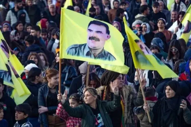 تصاعدت المطالبات بالإفراج عن زعيم حزب العمال الكردستاني بعد دعوته في 27 فبراير 2025 إلى حل الحزب (أ.ف.ب)