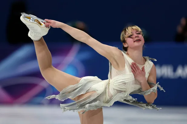 الأميركية أليسا ليو تتألق في التزلج الفني (رويترز) 
