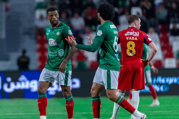 فينالدوم يحتفل بهدفه في شباك ضمك (تصوير: عيسى الدبيسي)