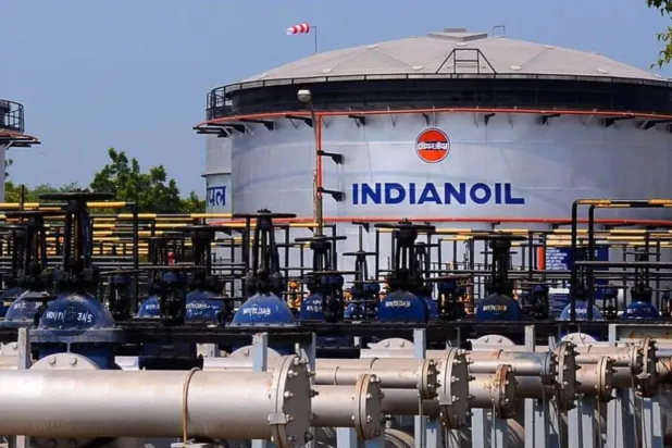 صهريج لتخزين النفط الخام في حقل نفطي تابع لمؤسسة النفط الهندية (إكس)