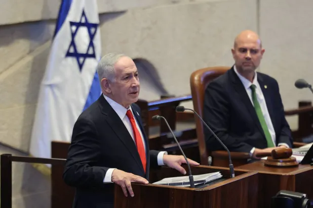 رئيس الوزراء الإسرائيلي بنيامين نتنياهو يلقي كلمة في الكنيست بالقدس في 2 فبراير 2026 (إ.ب.أ)