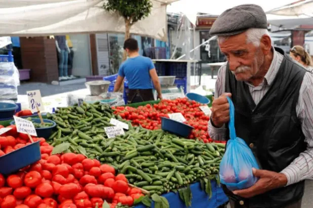 تراجع التضخم السنوي في تركيا خلال يناير إلى 30.65 في المائة (رويترز)