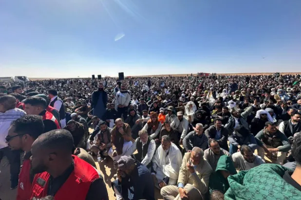 آلاف الليبيين في وداع سيف القذافي بمدينة بني وليد (صفحات تابعة لسيف الإسلام القذافي)