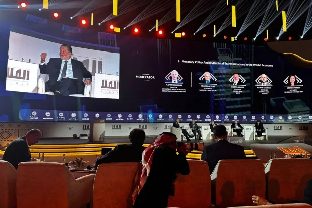 محافظ البنك المركزي المصري حسن عبدالله يتحدث في مؤتمر العلا (الشرق الأوسط)