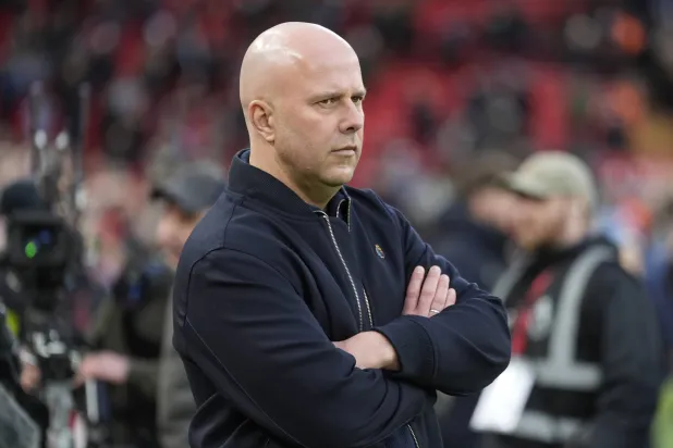 آرني سلوت المدير الفني لفريق ليفربول (د.ب.أ)