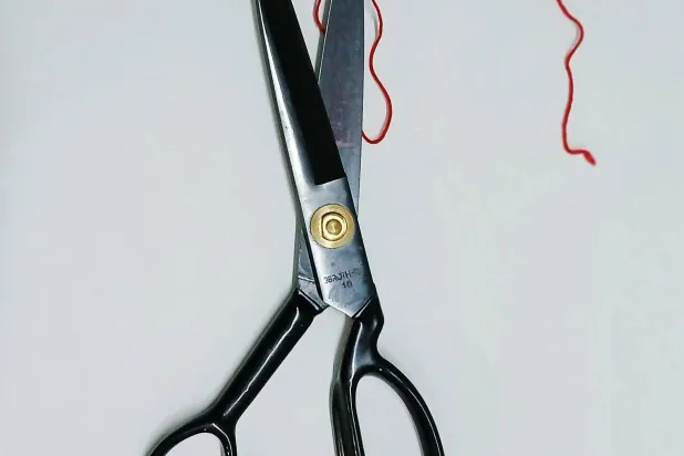 موضة قطع التواصل مع الأهل منتشرة في أوساط الجيل «زد» (بكسلز)