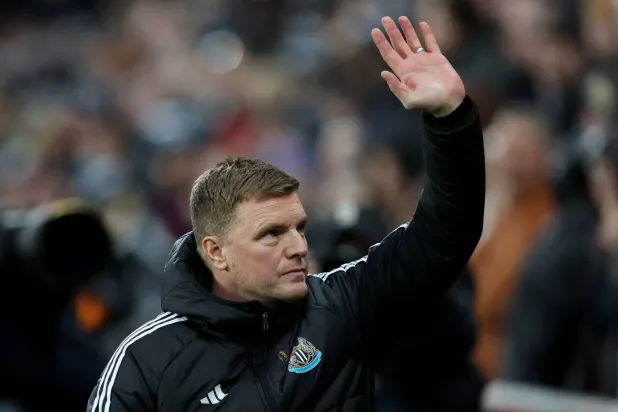 السؤال الحقيقي ليس: هل تجب إقالته؛ بل من سيكون أفضل منه؟ (رويترز)