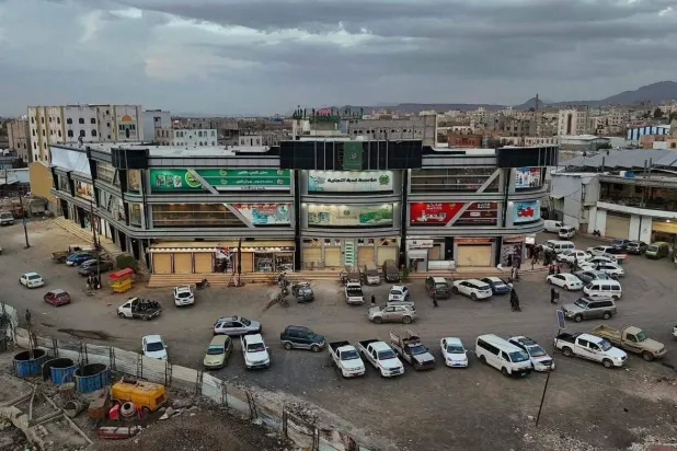 مشاهد الفقر والكساد تطغى على الأسواق في مناطق سيطرة الحوثيين قبيل حلول رمضان المبارك (إعلام محلي)