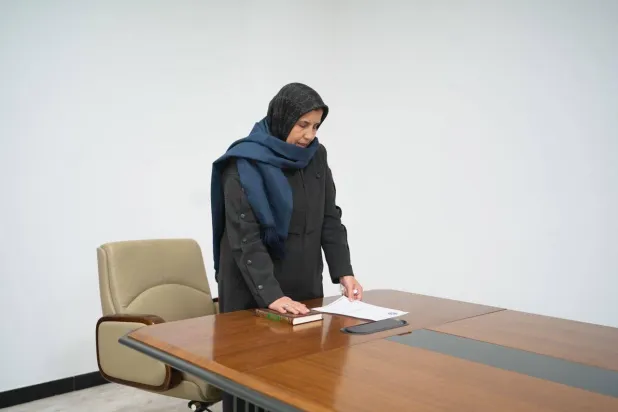 جميلة اللواطي خلال تأدية اليمين عميدة لبلدية سلوق في شرق ليبيا الأحد (وزارة المرأة في غرب ليبيا)