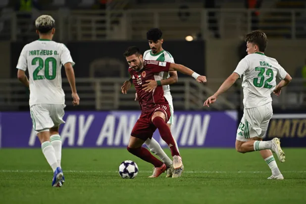 الأهلي اكتفى بنقطة وحيدة من مباراته أمام الوحدة الإماراتي (تصوير: علي خمج)