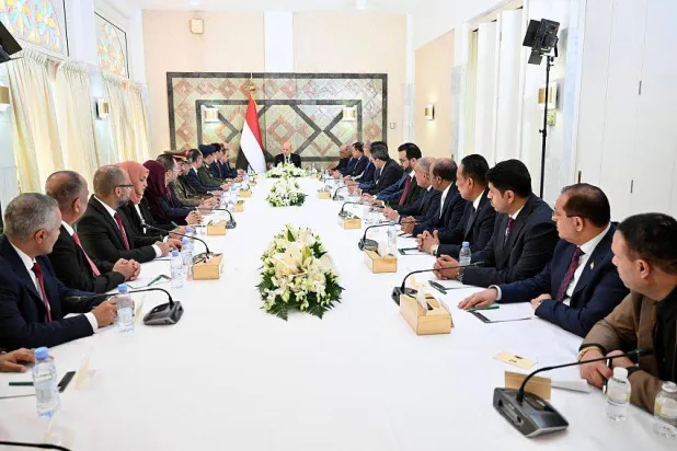 العليمي يرسم خريطة عمل حكومة الزنداني ويحذر من الفشل