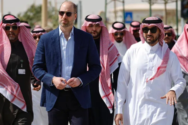 برفقة الفيصل... الأمير ويليام يزور المسار الرياضي 