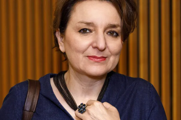 إيفا إيلوز تعلن نهاية الحب وتنعى فن الغزل