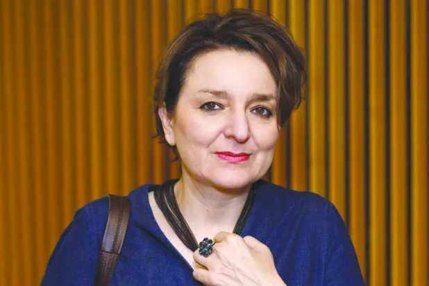 إيفا إيلوز تعلن نهاية الحب وتنعى فن الغزل