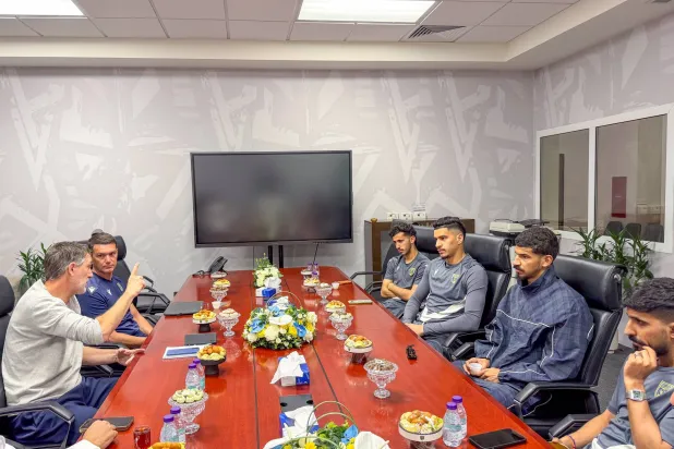 جانب من اجتماعات الجهاز الفني المساعد مع لاعبي التعاون (المنتخب السعودي) 